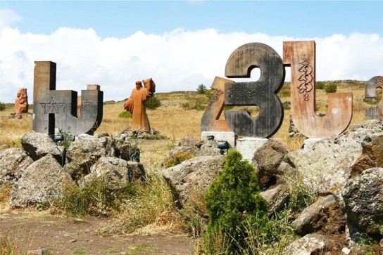 ՃՏՊ «Տառերի պուրակի» մոտակայքում. տուժածներ կան