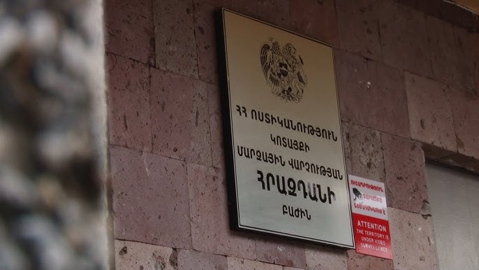 Արտառոց դեպք՝ Կոտայքի մարզում․ Հրազդանի թիվ 14 հիմնական դպրոցում աշակերտներից մեկի մայրը ապտակել է մեկ այլ աշակերտի, ով պարբերաբար դպրոցում ծաղրել է իր որդուն