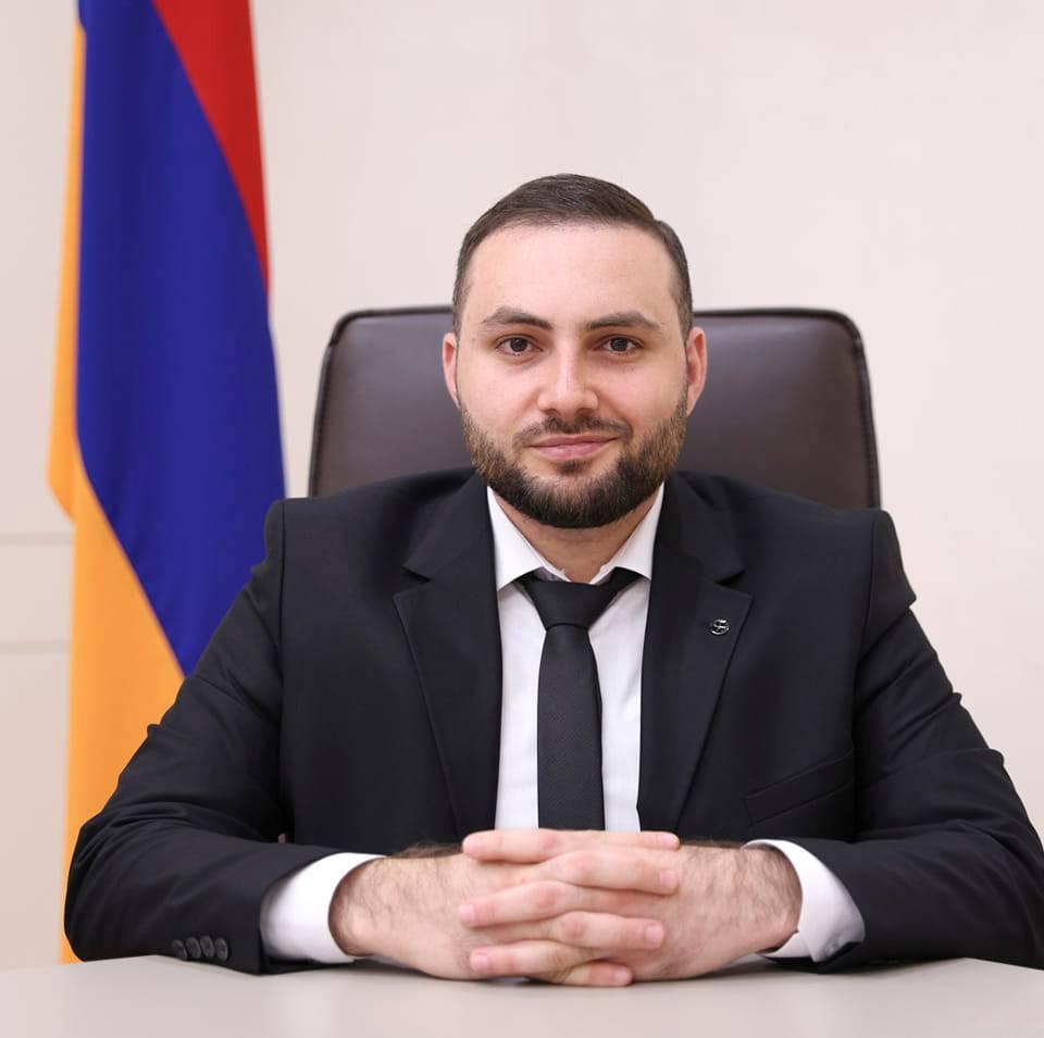 ԱԺ նախագահի խոսնակը հերքում է Նարեկ Կարապետյանի պնդումները