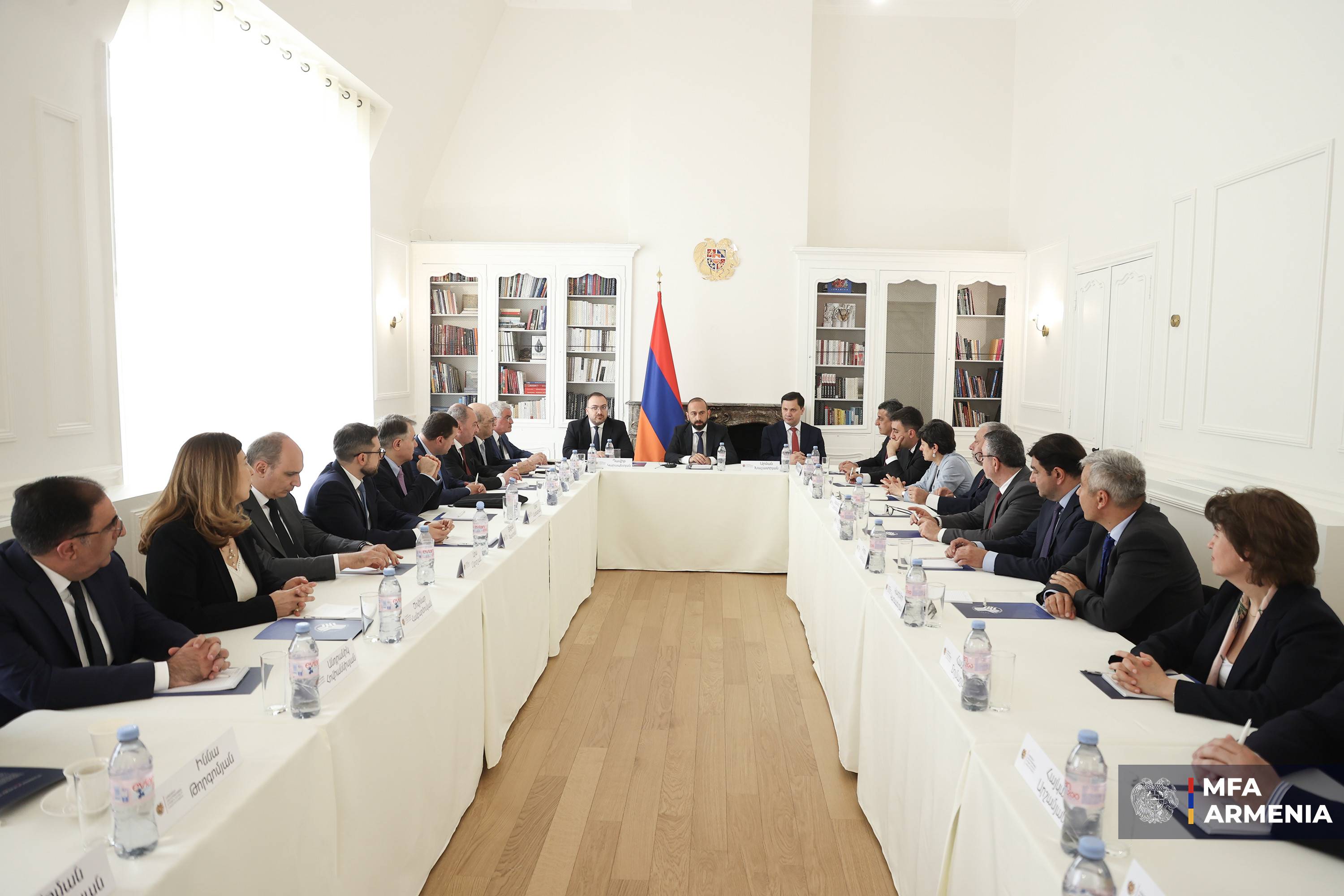 Փարիզում կայացել է ՀՀ դեսպանահավաքը, քննարկվել են ԵՄ-ի հետ համագործակցությունն ու առաջիկա գագաթնաժողովները