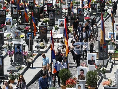 10 մլն դրամ կտրամադրվի «Եռաբլուրում» հուղարկավորված զինծառայողների 8 ընտանիքների