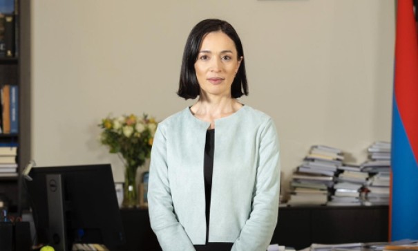 Մի՛ անհանգստացեք, որ կսխալվեք․ նախարարը՝ շրջանավարտներին