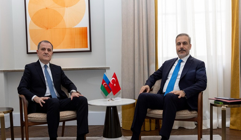 Ջեյհուն Բայրամովը Հաքան Ֆիդանի հետ քննարկել է 42 կիլոմետրանոց հատվածը, որն անցնում է Հայաստանով
