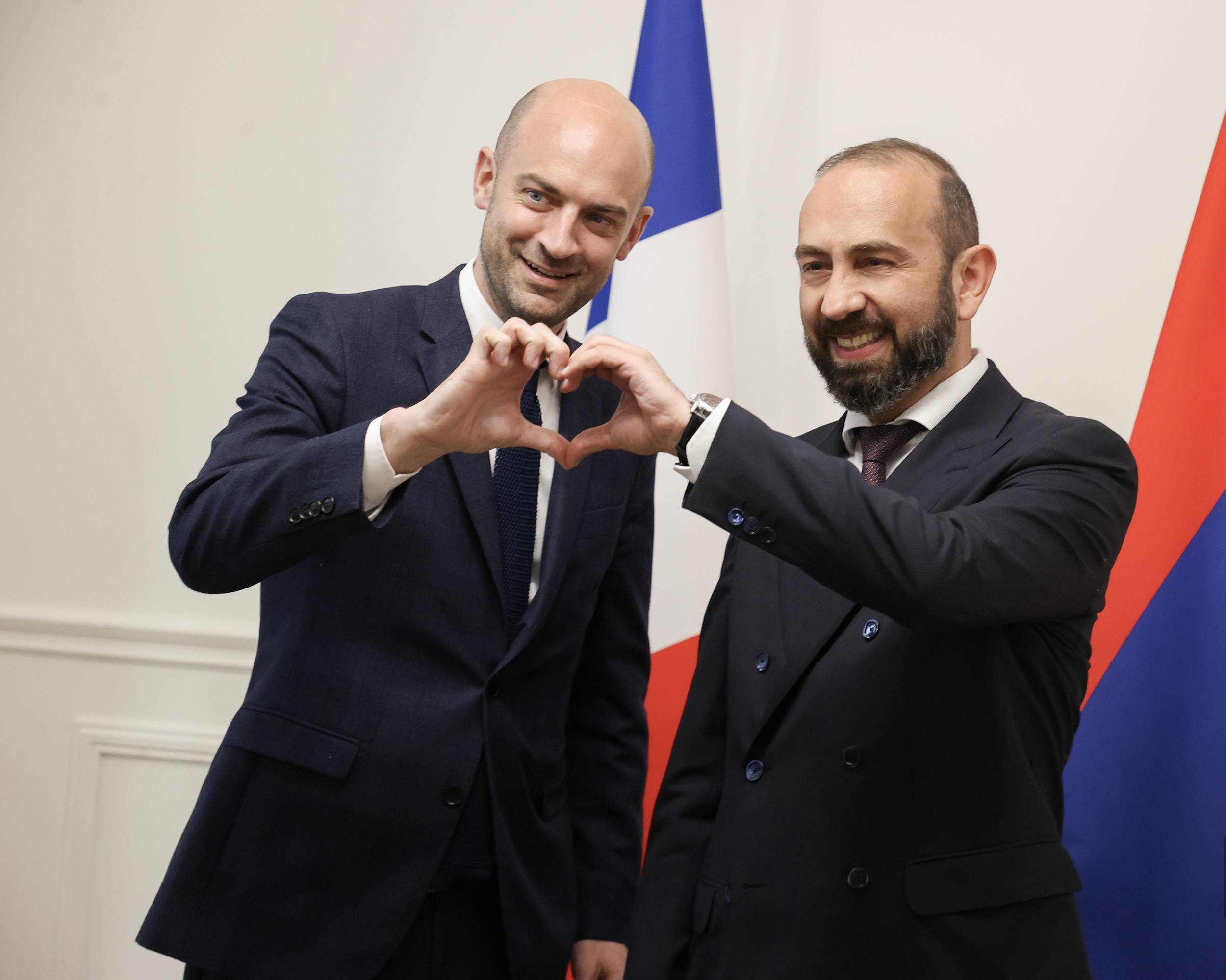 Հայաստանի և Ֆրանսիայի ԱԳ նախարարները հանդիպել են Փարիզում