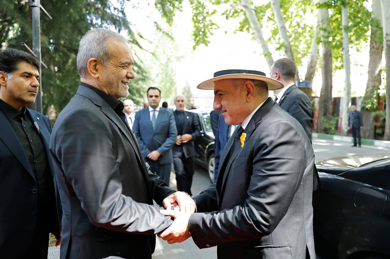 Փաշինյանը Թեհրանում հանդիպում է ունեցել ԻԻՀ նախագահ Մասուդ Փեզեշքիանի հետ