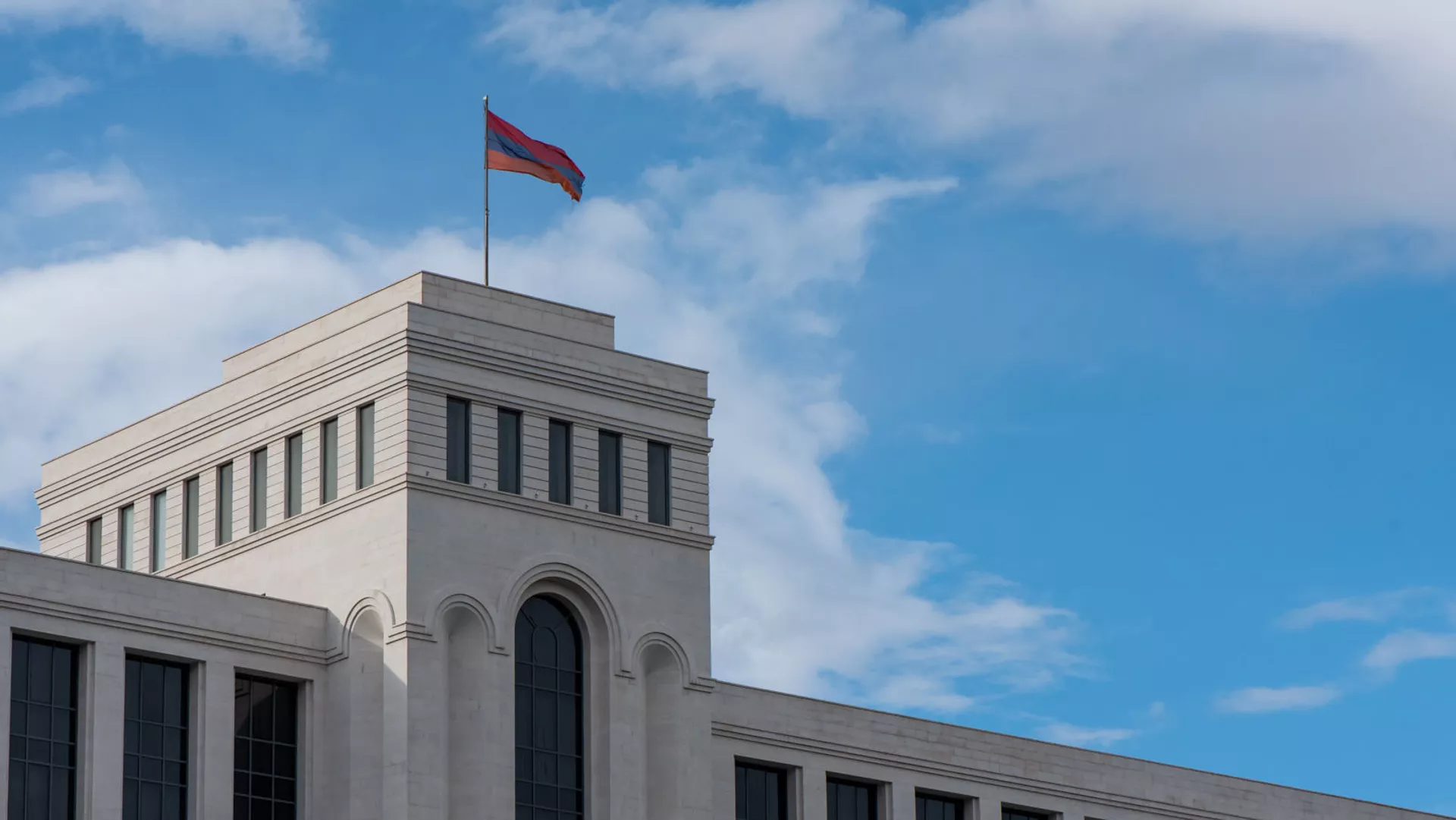 ԱԳՆ–ն ուզում է հավասարեցնել Հայաստանում և արտերկրում ծառայող դիվանագետների աշխատավարձերը