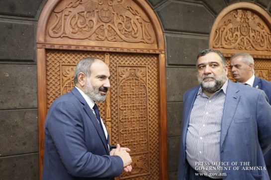 Փաշինյանը չպատասխանեց Ռուբեն Վարդանյանին․ չգիտի, թե ինչ պայմաններում է հայտարարություն արել