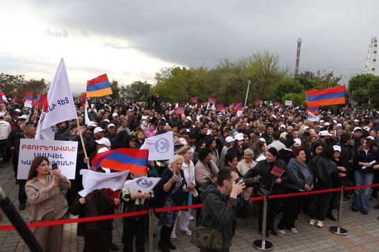 Իշխանական քարոզչամեքենան ստում է, երեկ հանրահավաքի վայրից ոչ մի անձ բերման չի ենթարկվել. «Ուժեղ Հայաստան»